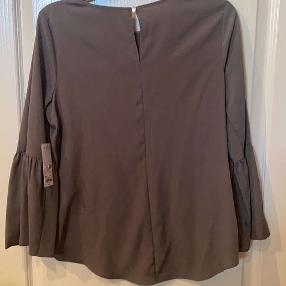 Apartment nine gray women’s size S long  sleeve bell top - Picture 3 of 4